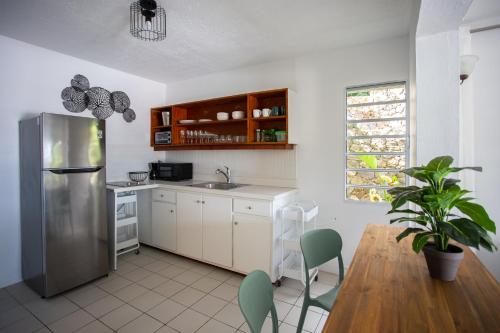 Cozy Cottage 1 bedroom with Stunning Views in Cay Bay Cozy Cottage 1 bedroom with Stunning Views in Cay Bay