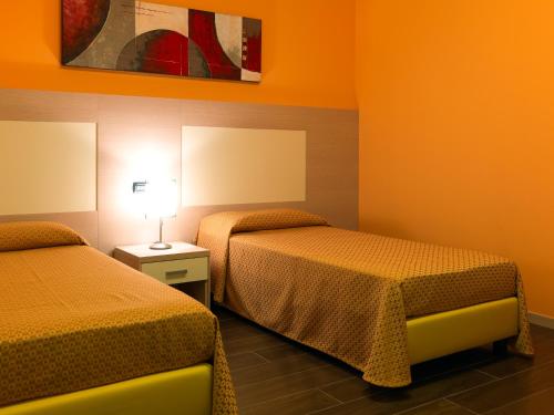 Guestroom, Groane Hotel Residence in Cesano Maderno Guestroom, Groane Hotel Residence in Cesano Maderno