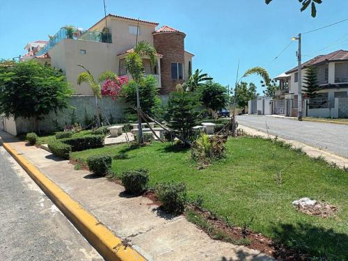 Encantador Apartamento con Balcón (Encantador Apartamento con Balcon) in סן פדרו דה מקוריס Encantador Apartamento con Balcón (Encantador Apartamento con Balcon) in סן פדרו דה מקוריס