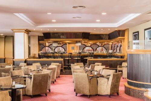 Pub/Ruang Rehat, Mac Puerto Marina Benalmadena Hotel in Benalmadena Town Center Pub/Ruang Rehat, Mac Puerto Marina Benalmadena Hotel in Benalmadena Town Center