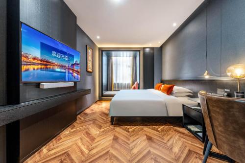 HeSu DESIGNER Hotel & Suites - Xi'an Drum Tower & YONGNING Gate Branch (HeSu Designer Family Suites & Hotel -Near Xi'an Drum Tower and Yongning Gate -Free Laundry Luggage S) in Kis Vadlúd Pagoda HeSu DESIGNER Hotel & Suites - Xi'an Drum Tower & YONGNING Gate Branch (HeSu Designer Family Suites & Hotel -Near Xi'an Drum Tower and Yongning Gate -Free Laundry Luggage S) in Kis Vadlúd Pagoda