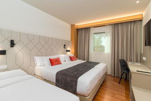 Hotel City Express Santander Parayas in Santander Hotel City Express Santander Parayas in Santander