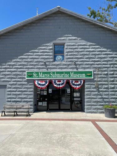 100 Commander in St. Marys (GA) 100 Commander in St. Marys (GA)