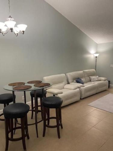 100 Commander in St. Marys (GA) 100 Commander in St. Marys (GA)