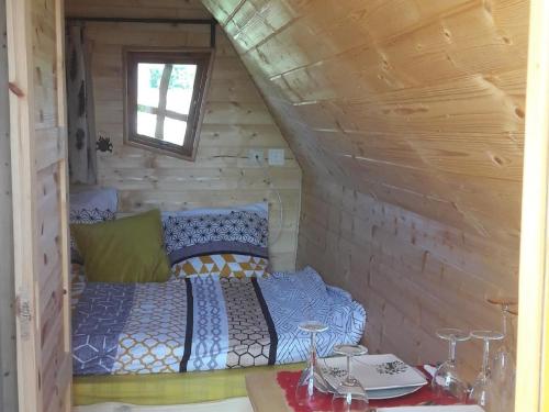 Cabane avec jacuzzi privatif et accès à ferme pédagogique - FR-1-410-459 (Cabane avec jacuzzi privatif et acces a ferme pedagogique - FR-1-410-459) in 塞朗富勒圖爾特 Cabane avec jacuzzi privatif et accès à ferme pédagogique - FR-1-410-459 (Cabane avec jacuzzi privatif et acces a ferme pedagogique - FR-1-410-459) in 塞朗富勒圖爾特
