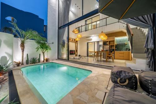 Villa Arcelio Luxury 2BR Villa Steps from Jungle Padel and Gym