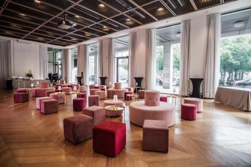 Vergaderruimte / feestzalen, Rosa Grand Milano - Starhotels Collezione near Palazzo Reale Vergaderruimte / feestzalen, Rosa Grand Milano - Starhotels Collezione near Palazzo Reale