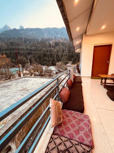 バルコニー/テラス, Skyard Hostel Harshil Valley in ハルシル バルコニー/テラス, Skyard Hostel Harshil Valley in ハルシル