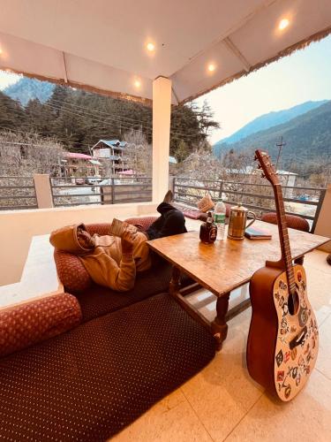バルコニー/テラス, Skyard Hostel Harshil Valley in ハルシル バルコニー/テラス, Skyard Hostel Harshil Valley in ハルシル