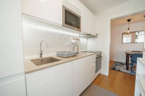 Kitchen, Matosinhos Premium by Hosty in Senhora Da Hora Kitchen, Matosinhos Premium by Hosty in Senhora Da Hora