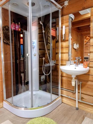 Zuhanyzó, Saulesdārzs (Saulesdarzs) in Birini Zuhanyzó, Saulesdārzs (Saulesdarzs) in Birini