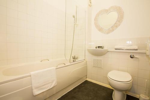 Koupelna, Gray Manor Hotel in Thruxton (Hampshire) Koupelna, Gray Manor Hotel in Thruxton (Hampshire)