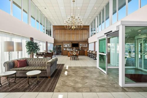 Lobby, SureStay Plus Hotel Brandywine Valley by Best Western in Fairfax (DE) Lobby, SureStay Plus Hotel Brandywine Valley by Best Western in Fairfax (DE)