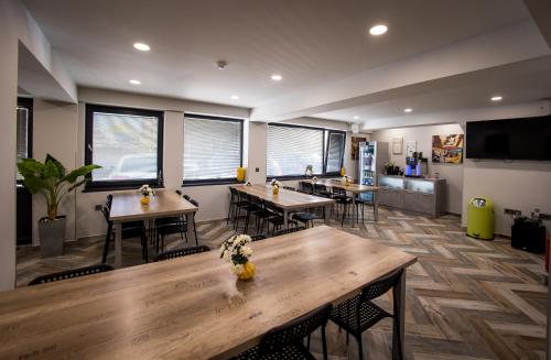 Спільний лаунж/ТБ зона, DORM BG pet-friendly Aparthotel in Стара Загора Спільний лаунж/ТБ зона, DORM BG pet-friendly Aparthotel in Стара Загора