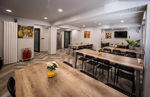 Спільний лаунж/ТБ зона, DORM BG pet-friendly Aparthotel in Стара Загора Спільний лаунж/ТБ зона, DORM BG pet-friendly Aparthotel in Стара Загора