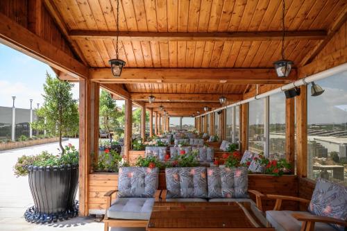 Balkon/teras, Oaks Hotel (Oaks Hotel) in Majdal Shams Balkon/teras, Oaks Hotel (Oaks Hotel) in Majdal Shams