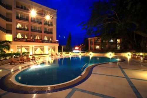 Swimming pool, Grand Hotel Vung Tau near Hon Ba Island Swimming pool, Grand Hotel Vung Tau near Hon Ba Island