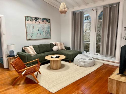 3 Bedroom Beach House in Coogee near Coogee Beach 3 Bedroom Beach House in Coogee near Coogee Beach