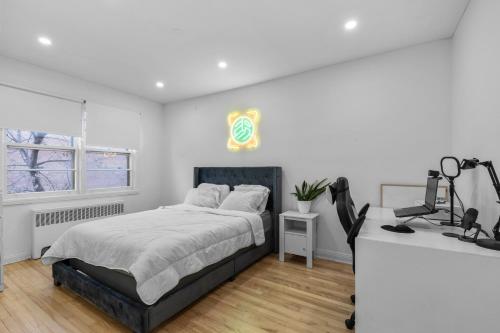 Cozy 1BR Apartment with Workspace In Trendy Monkland Village