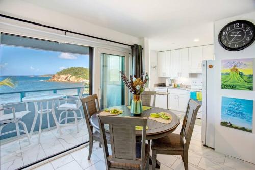 Beautiful Ocean Views Amazing Sunsets three pool! in Bolongo Beautiful Ocean Views Amazing Sunsets three pool! in Bolongo