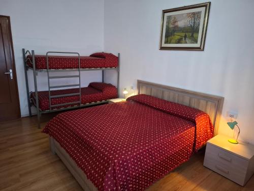 Quadruple Room image 7