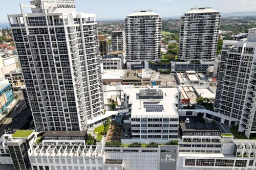 View, Elegant 3BR Apt -Bondi Junction & Stunning Skyline in Woollahra View, Elegant 3BR Apt -Bondi Junction & Stunning Skyline in Woollahra