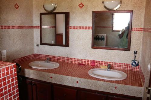 Bathroom, KEUR La LINE in Nianing Bathroom, KEUR La LINE in Nianing