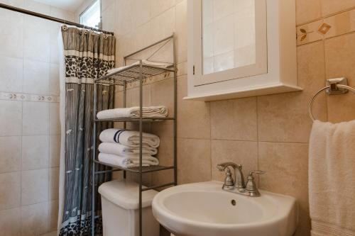 Bathroom, Punta Chame Club and Resort One Bedroom Home in El Pajonal Bathroom, Punta Chame Club and Resort One Bedroom Home in El Pajonal
