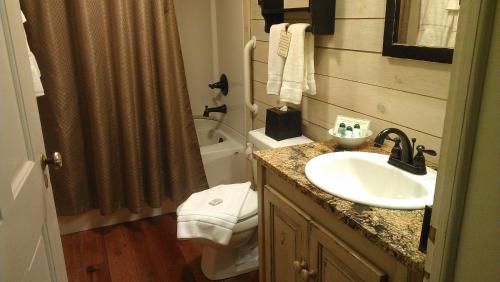 This photo about Glen-Ella Springs Inn shared on HyHotel.com