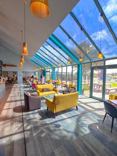 Pubi/Aula, JetPark Hotel Hamilton Airport in Hamilton Pubi/Aula, JetPark Hotel Hamilton Airport in Hamilton