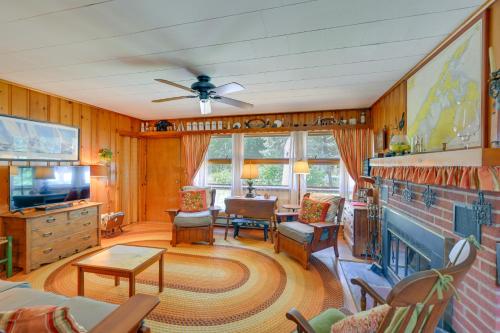 Walk to Beach Long Island Wine Country Home! in Cutchogue Walk to Beach Long Island Wine Country Home! in Cutchogue