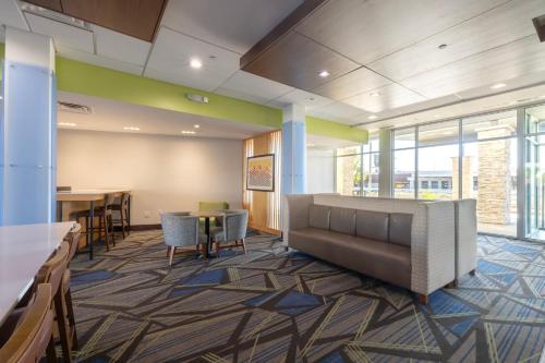 Экстерьер, Holiday Inn Express & Suites Garland SW - NE Dallas Area By IHG in Хайленд Медоус Экстерьер, Holiday Inn Express & Suites Garland SW - NE Dallas Area By IHG in Хайленд Медоус