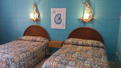 在meiguo.com看到的Royal Hawaiian Motel/Botel的介绍图片