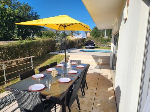 Casa Rogel by Armação de Pêra with Heated Pool and Games Room (Casa Rogel by Armacao de Pera with Heated Pool and Games Room) in ซีฟล์ว Casa Rogel by Armação de Pêra with Heated Pool and Games Room (Casa Rogel by Armacao de Pera with Heated Pool and Games Room) in ซีฟล์ว