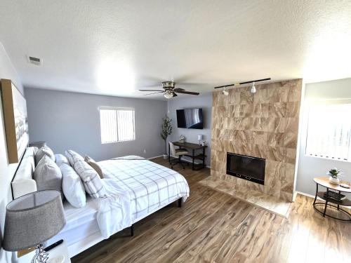 San Diego Fun-Gameroom & Gazebo-Centrally Located! in Linda Vista San Diego Fun-Gameroom & Gazebo-Centrally Located! in Linda Vista