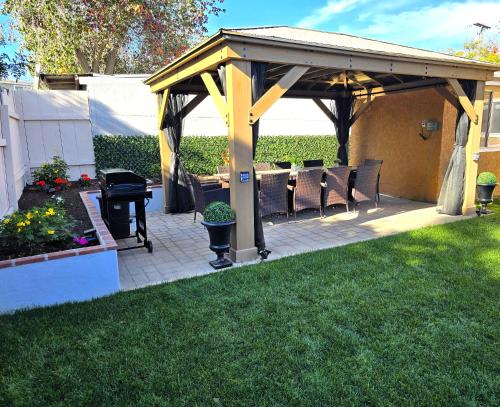 Balcony/terrace, San Diego Fun-Gameroom & Gazebo-Centrally Located! in Linda Vista Balcony/terrace, San Diego Fun-Gameroom & Gazebo-Centrally Located! in Linda Vista