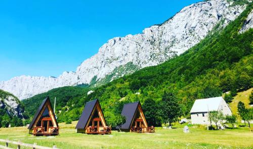 Etno apartmani Komarnica in Pošćenski Kraj Etno apartmani Komarnica in Pošćenski Kraj