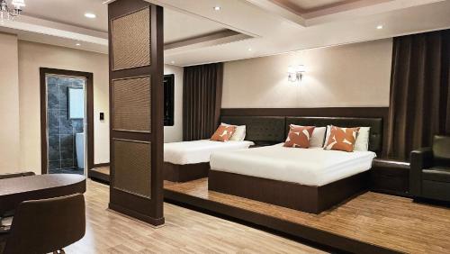 Jeonju Pungnam Family Hotel (Former name Pungnam Tourist Hotel) in Jungang-dong Jeonju Pungnam Family Hotel (Former name Pungnam Tourist Hotel) in Jungang-dong