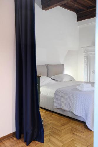 Enchanting Apartment with Patio, Lungarno Firenze