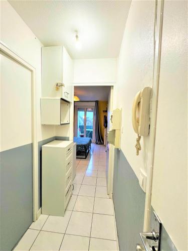 Studio Avec Balcon Proche Gare in Μελούν Studio Avec Balcon Proche Gare in Μελούν