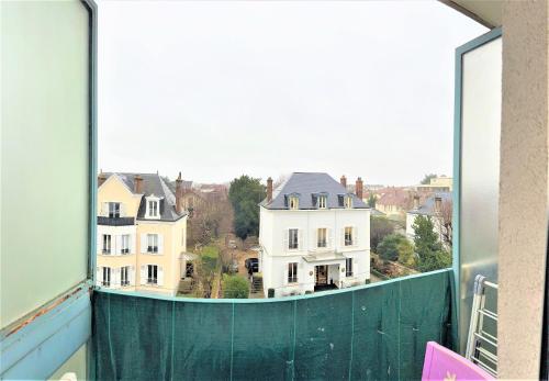 Studio Avec Balcon Proche Gare in Μελούν Studio Avec Balcon Proche Gare in Μελούν