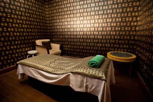 Massage, Gurney Bay Hotel, A PARKROYAL Partner Hotel in Penang Massage, Gurney Bay Hotel, A PARKROYAL Partner Hotel in Penang