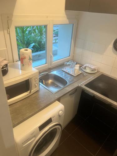 Kitchen, NEW 2 bedroom House 15mins from Paris by Train in Sarcelles Kitchen, NEW 2 bedroom House 15mins from Paris by Train in Sarcelles