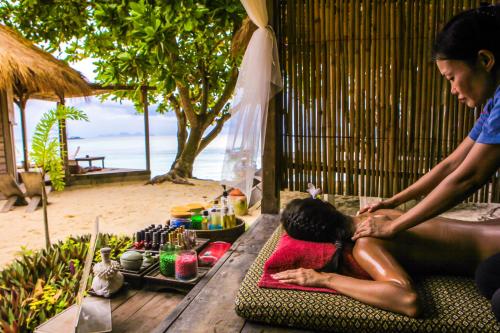Massage, Castaway Resort Koh Lipe in Ko Lipe Massage, Castaway Resort Koh Lipe in Ko Lipe