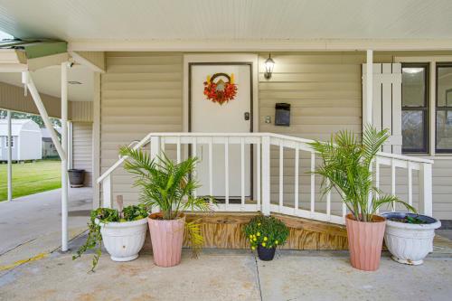 2 Mi to Nicholls State University Home with Yard in Thibodaux (LA) 2 Mi to Nicholls State University Home with Yard in Thibodaux (LA)