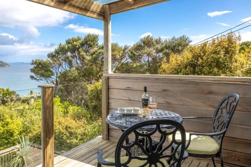 Balcony/terrace, Seahorse Cottage - Stay Waiheke in Waiheke Island Balcony/terrace, Seahorse Cottage - Stay Waiheke in Waiheke Island