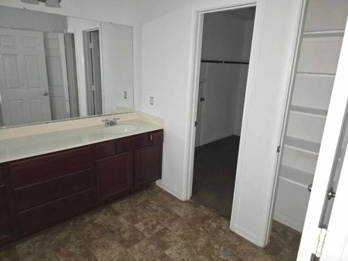 Perfect for Work or Getaway in Atascocita Perfect for Work or Getaway in Atascocita