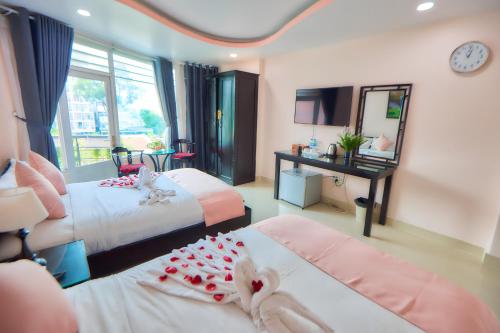 Saigon Pink Hotel near Ho Chi Minh Squares Saigon Pink Hotel near Ho Chi Minh Squares