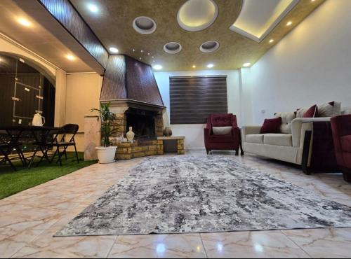 Hadrian's Arch in Jerash Hadrian's Arch in Jerash