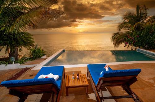 Alentours, Culloden Cove in Whitehouse Alentours, Culloden Cove in Whitehouse